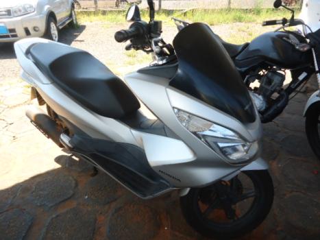 HONDA PCX 150 DLX, Foto 2