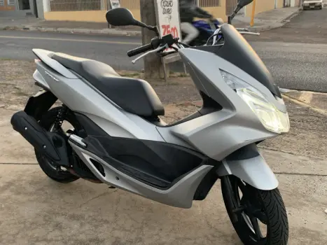 HONDA PCX 150 DLX, Foto 3