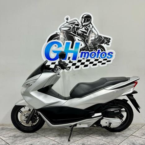 HONDA PCX 150 DLX, Foto 2