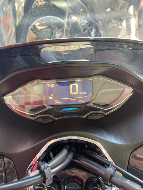 HONDA PCX 150 DLX, Foto 2