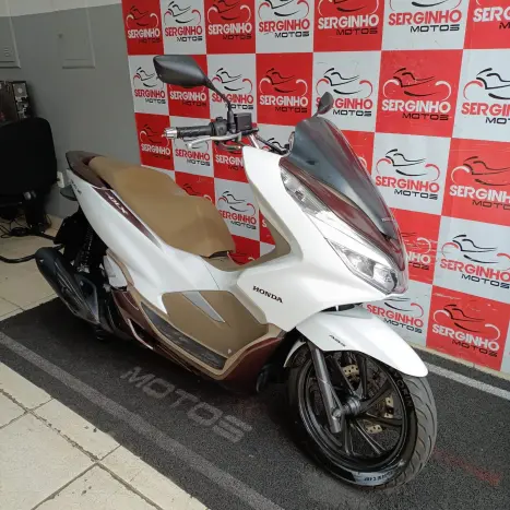 HONDA PCX 150 DLX, Foto 2