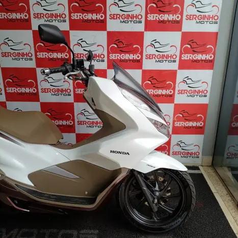 HONDA PCX 150 DLX, Foto 3