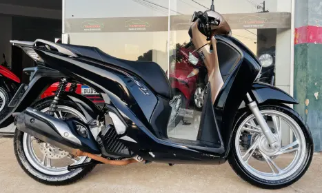 HONDA SH 150 I DLX, Foto 2