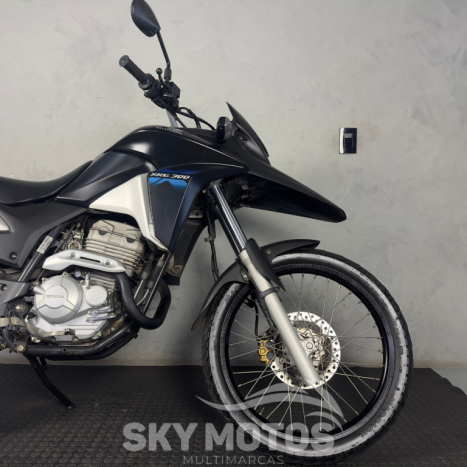 HONDA XRE 300 , Foto 3