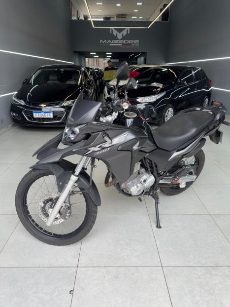 HONDA XRE 300 ABS, Foto 1