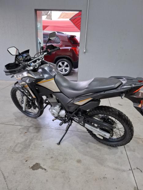 HONDA XRE 300 ADVENTURE, Foto 6