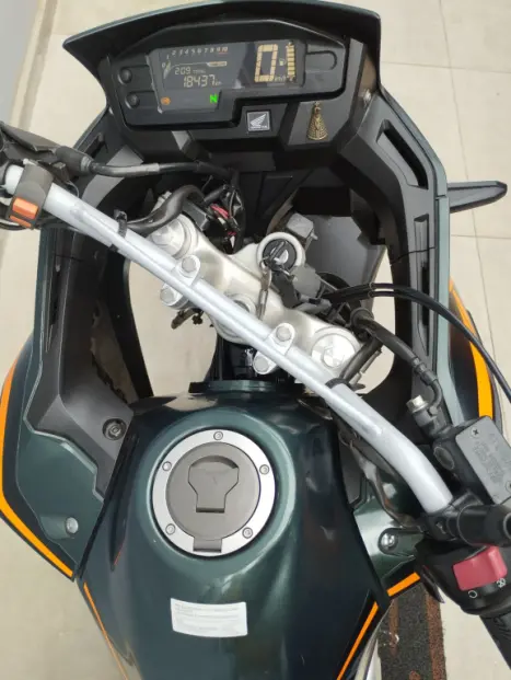 HONDA XRE 300 ADVENTURE, Foto 2