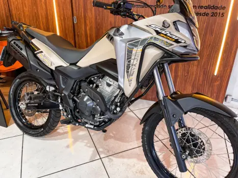 HONDA XRE 300 Sahara ADVENTURE, Foto 3