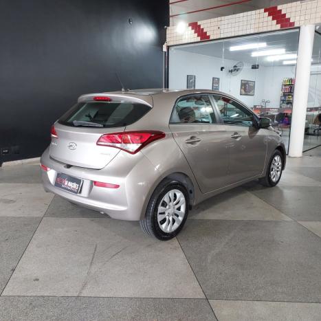 HYUNDAI HB 20 Hatch 1.6 16V 4P FLEX COMFORT PLUS AUTOMTICO, Foto 4