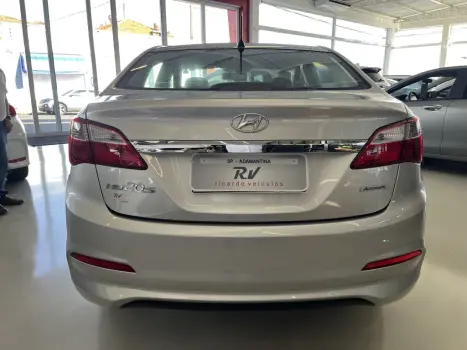 HYUNDAI HB 20 Sedan 1.6 16V 4P FLEX COMFORT PLUS AUTOMTICO, Foto 4