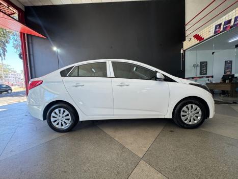 HYUNDAI HB 20 Sedan 1.0 12V 4P FLEX COMFORT PLUS, Foto 2