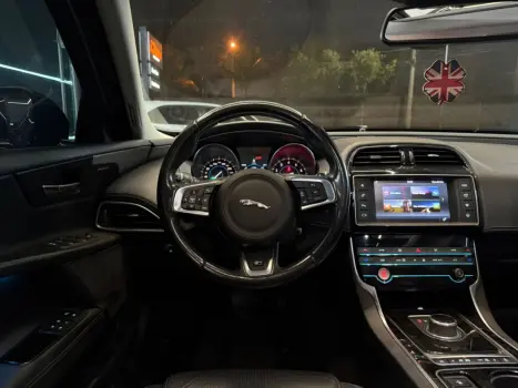 JAGUAR XE 2.0 16V 4P SI4 R-SPORT TURBO AUTOMTICO, Foto 14