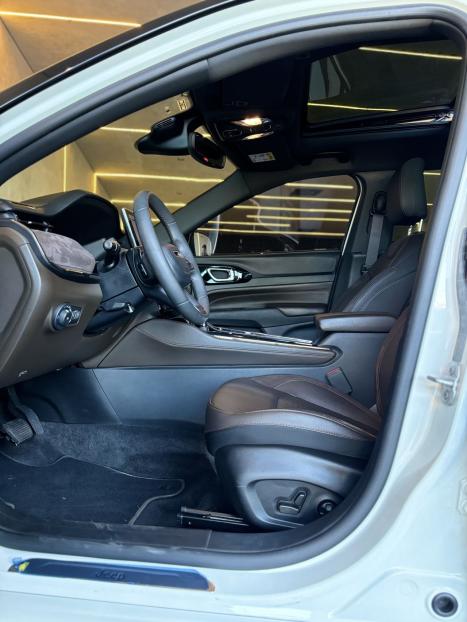 JEEP Commander 2.0 16V 4P TD380 OVERLAND TURBO DIESEL AUTOMTICO, Foto 9