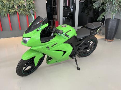 KAWASAKI Ninja 250 R, Foto 3