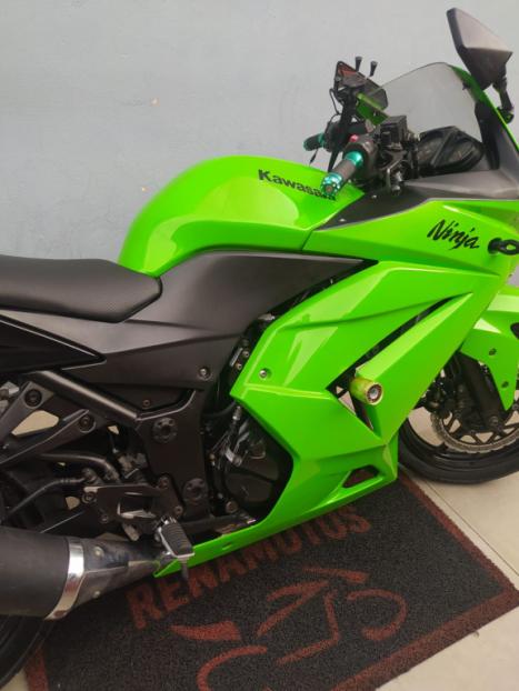 KAWASAKI Ninja 250 R, Foto 9