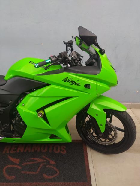 KAWASAKI Ninja 250 R, Foto 7