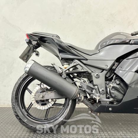 KAWASAKI Ninja 250 R, Foto 4