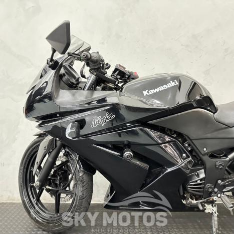 KAWASAKI Ninja 250 R, Foto 9