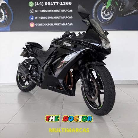 KAWASAKI Ninja 250 R, Foto 1