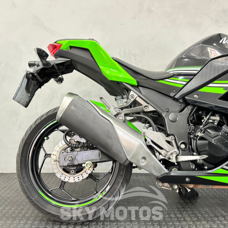 KAWASAKI Ninja 300 ABS, Foto 2