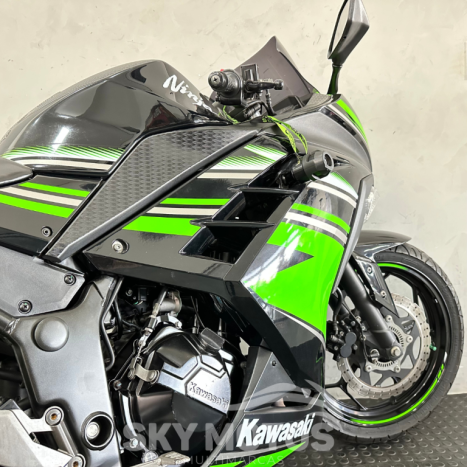 KAWASAKI Ninja 300 ABS, Foto 8