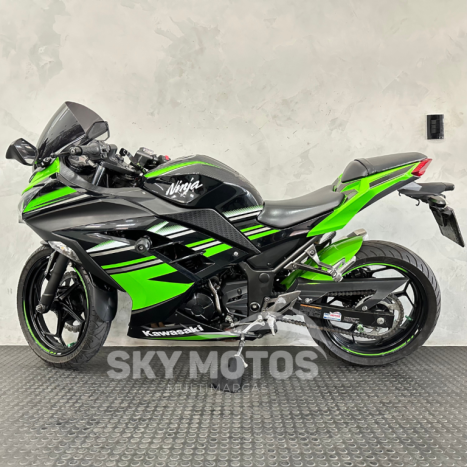 KAWASAKI Ninja 300 ABS, Foto 12