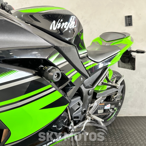 KAWASAKI Ninja 300 ABS, Foto 16