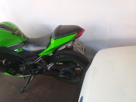 KAWASAKI Ninja 300 ABS, Foto 2