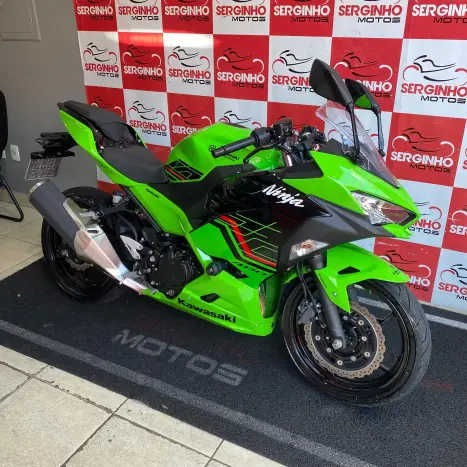 KAWASAKI Ninja 400 , Foto 2