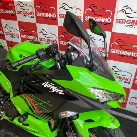 KAWASAKI Ninja 400 , Foto 3