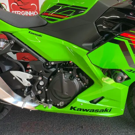 KAWASAKI Ninja 400 , Foto 6