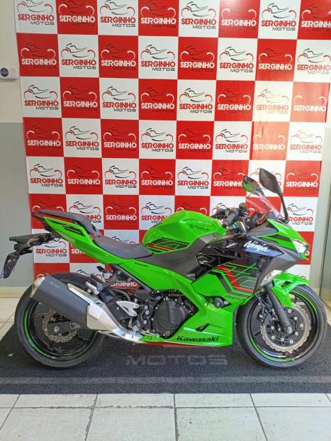 KAWASAKI Ninja 400 , Foto 1