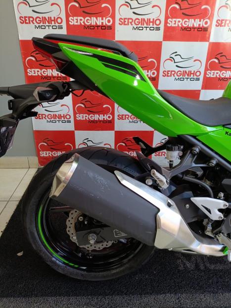 KAWASAKI Ninja 400 , Foto 7