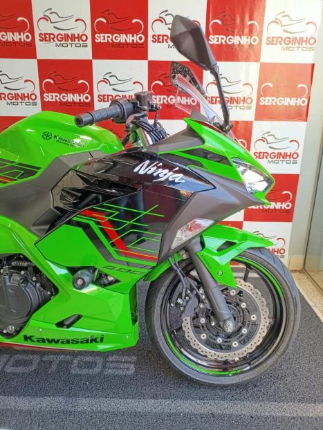 KAWASAKI Ninja 400 , Foto 8