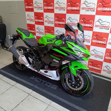 KAWASAKI Ninja 400 , Foto 3