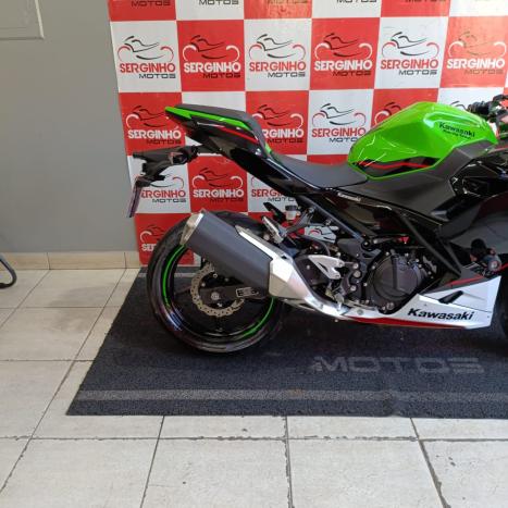 KAWASAKI Ninja 400 , Foto 4