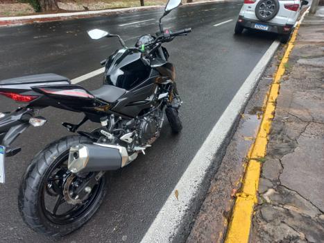 KAWASAKI Z 400 ABS, Foto 3