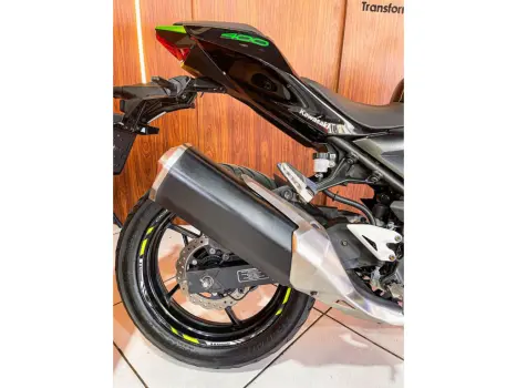 KAWASAKI Z 400 ABS, Foto 10
