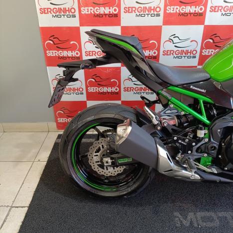 KAWASAKI Z 900 RS, Foto 3