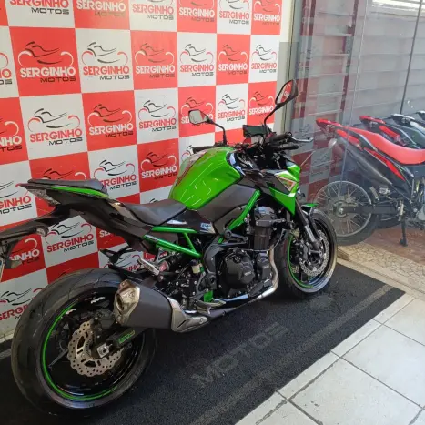 KAWASAKI Z 900 RS, Foto 6