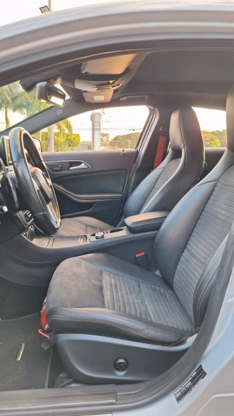 MERCEDES-BENZ A 250 2.0 16V 4P CGI SPORT 7G-DCT AUTOMTICO, Foto 8