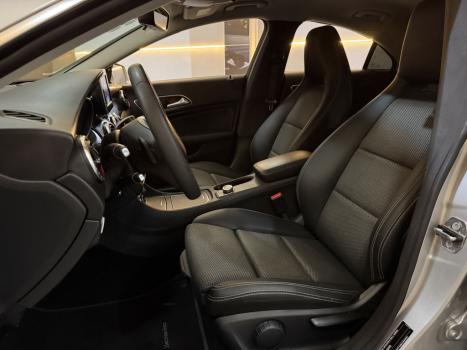 MERCEDES-BENZ CLA 180 1.6 16V 4P CGI TURBO 7G-TRONIC DCT AUTOMTICO, Foto 10