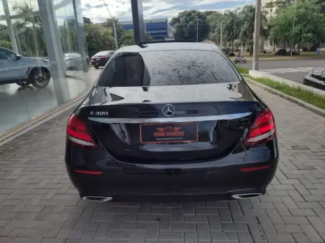 MERCEDES-BENZ E 300 2.0 16V 4P AVANTGARDE 9G-TRONIC AUTOMTICO, Foto 12