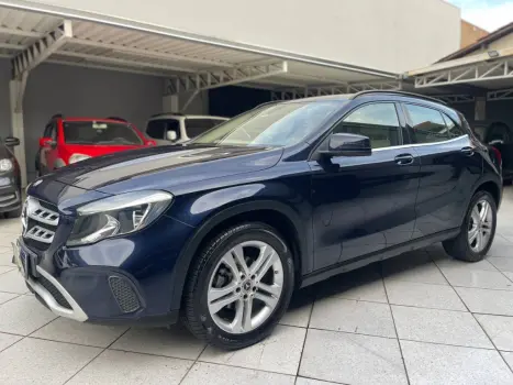 MERCEDES-BENZ GLA 200 , Foto 5