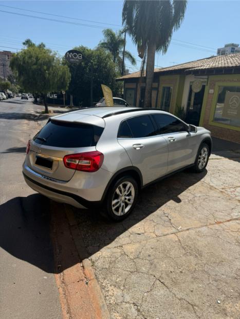 MERCEDES-BENZ GLA 200 1.6 16V 4P FLEX CGI STYLE TURBO AUTOMTICO, Foto 3