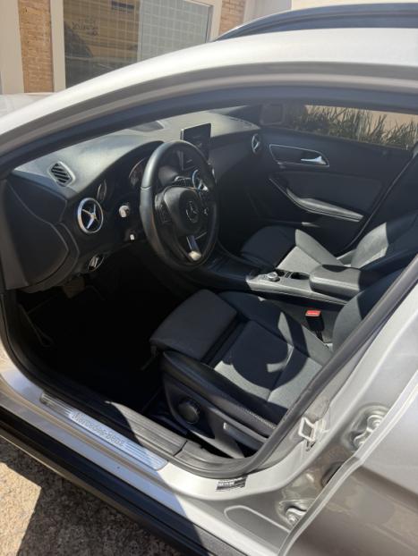 MERCEDES-BENZ GLA 200 1.6 16V 4P FLEX CGI STYLE TURBO AUTOMTICO, Foto 13