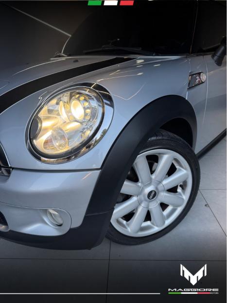 MINI Cooper 1.6 S 16V TURBO, Foto 2