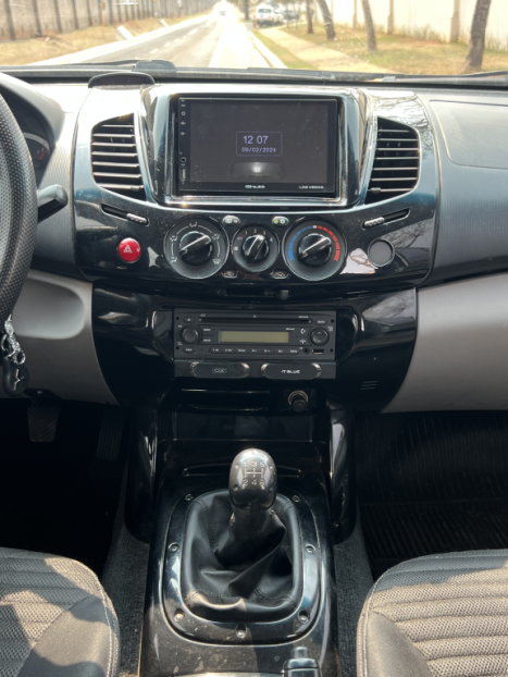 MITSUBISHI L 200 Triton 2.4 16V FLEX HLS CABINE DUPLA, Foto 6