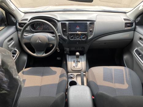 MITSUBISHI L 200 Triton 2.4 16V SPORT GLS CABINE DUPLA TURBO DIESEL, Foto 5