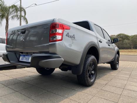 MITSUBISHI L 200 Triton 2.4 16V SPORT GLS CABINE DUPLA TURBO DIESEL, Foto 20